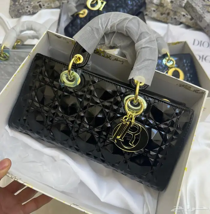 عرررض شنط وشوزات مدرسه وجامعه وطلعات 46