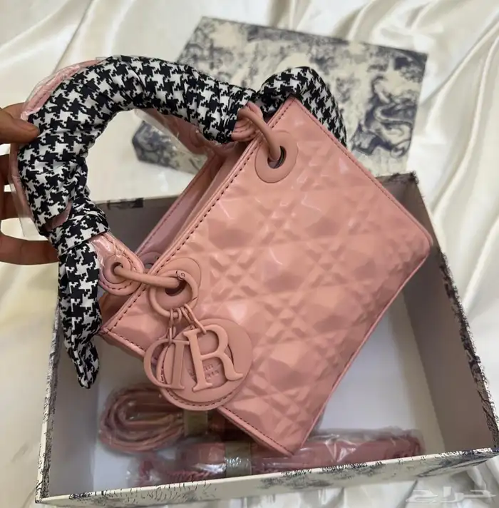 عرررض شنط وشوزات مدرسه وجامعه وطلعات 38