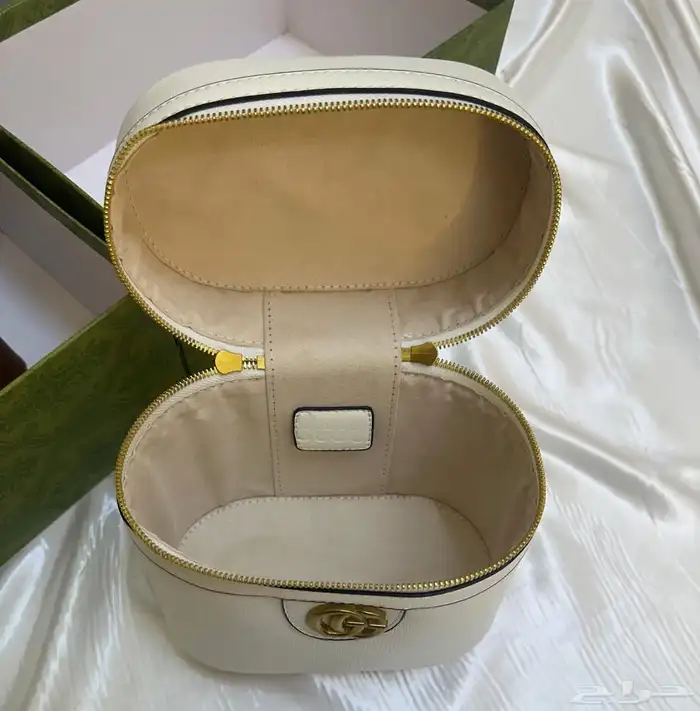 عرررض شنط وشوزات مدرسه وجامعه وطلعات 20