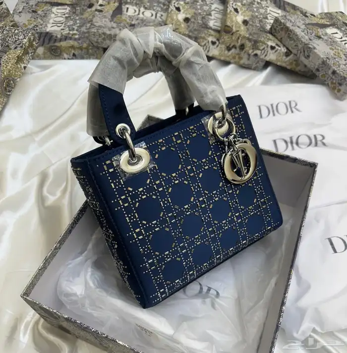 عرررض شنط وشوزات مدرسه وجامعه وطلعات 39