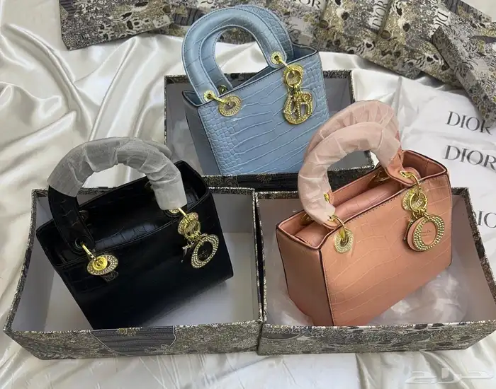 عرررض شنط وشوزات مدرسه وجامعه وطلعات 42