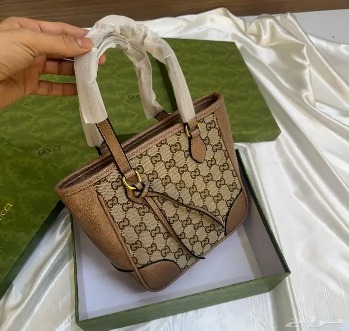 عرررض شنط وشوزات مدرسه وجامعه وطلعات 19