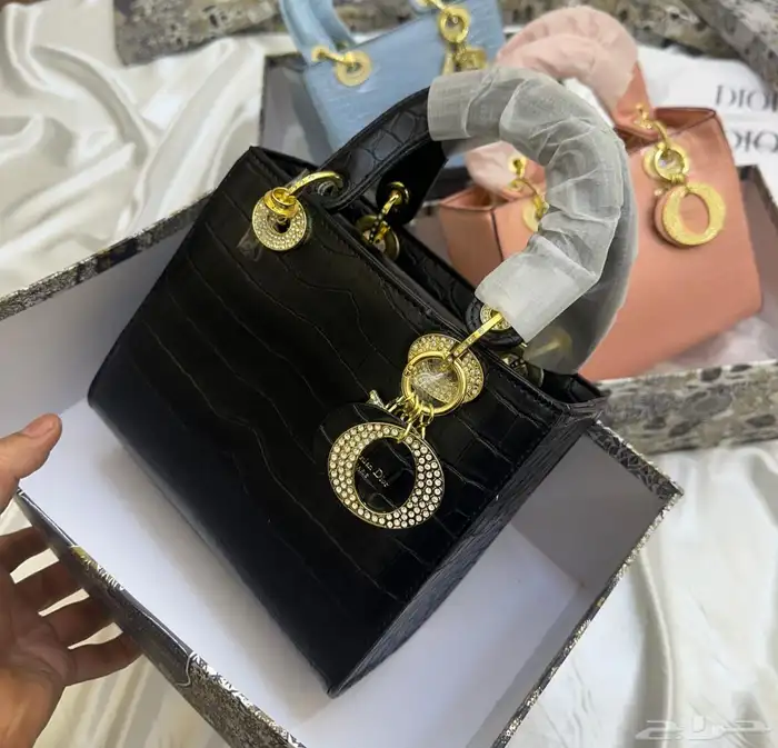 عرررض شنط وشوزات مدرسه وجامعه وطلعات 45