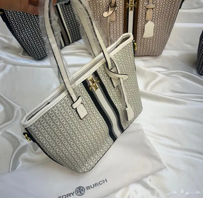 عرررض شنط وشوزات مدرسه وجامعه وطلعات 16