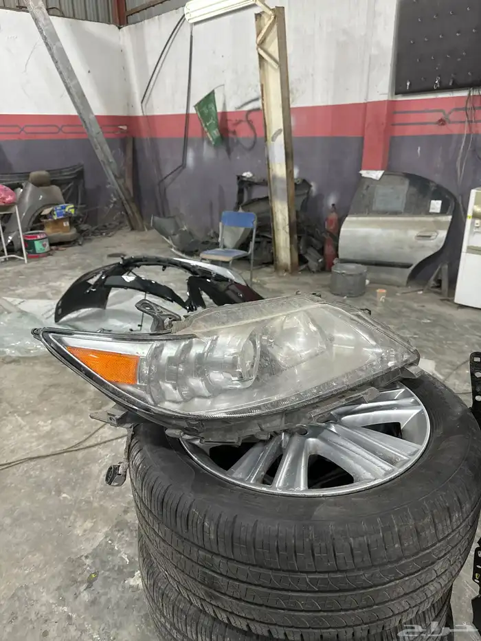 قطع لكزس 2013 Es وكمان قطع كيا سيورت تاق 3