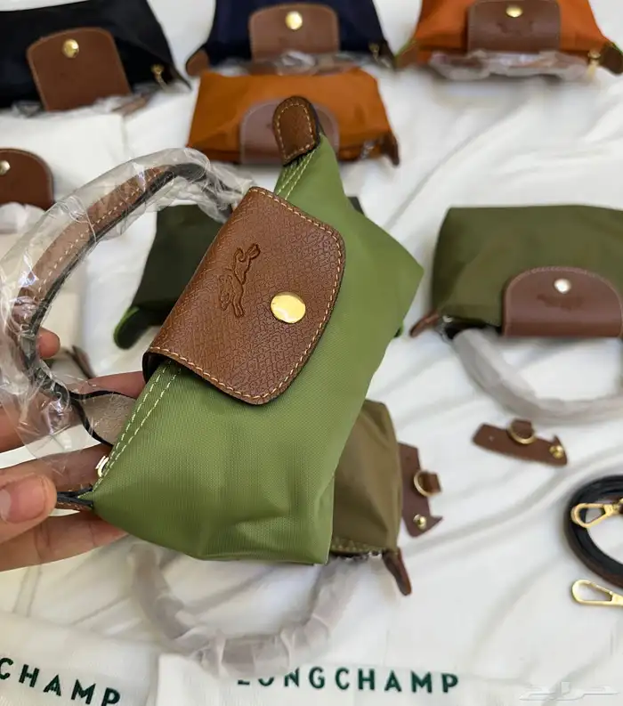 عرررض شنط وشوزات مدرسه وجامعه وطلعات 81