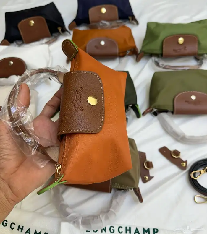 عرررض شنط وشوزات مدرسه وجامعه وطلعات 80