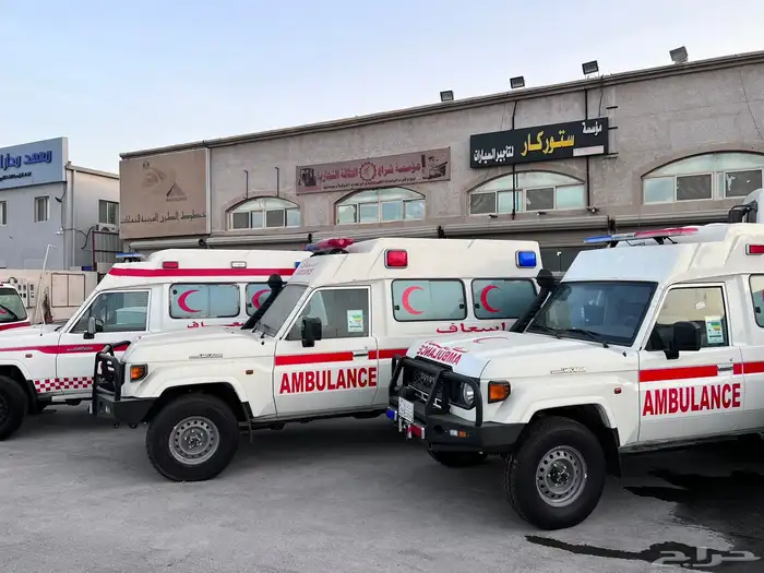 للبيع او للإيجار جيب لاندكروزر بنزين وديزل اسعاف 2