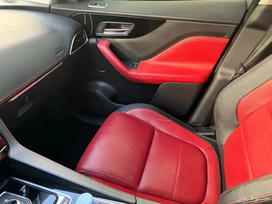 جاكوار اف بيس 2018 (Jaguar F-Pace 2018 14