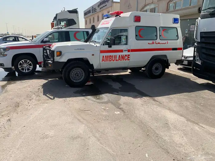 للبيع او للإيجار جيب لاندكروزر بنزين وديزل اسعاف 10