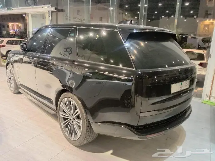 لاند روفر رنج روفر 2023 HSE قطري مستعمل نضيف ماشي 32000 4