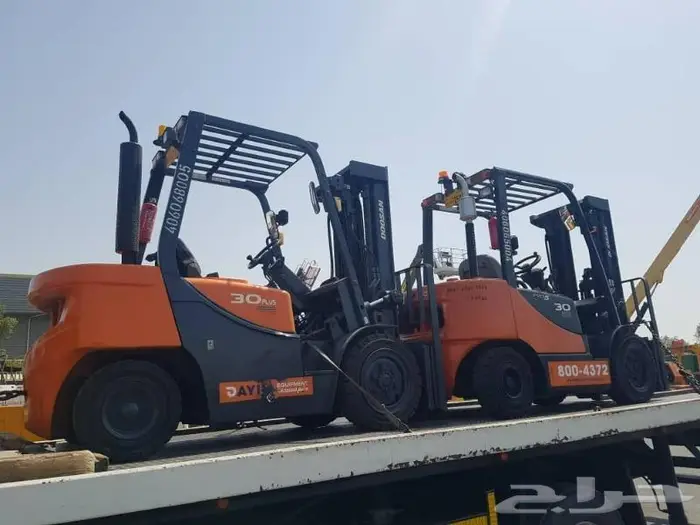 تاجير رافعات مقصية سيزرلفت مان لفت تورلايت ابراج اناره 2