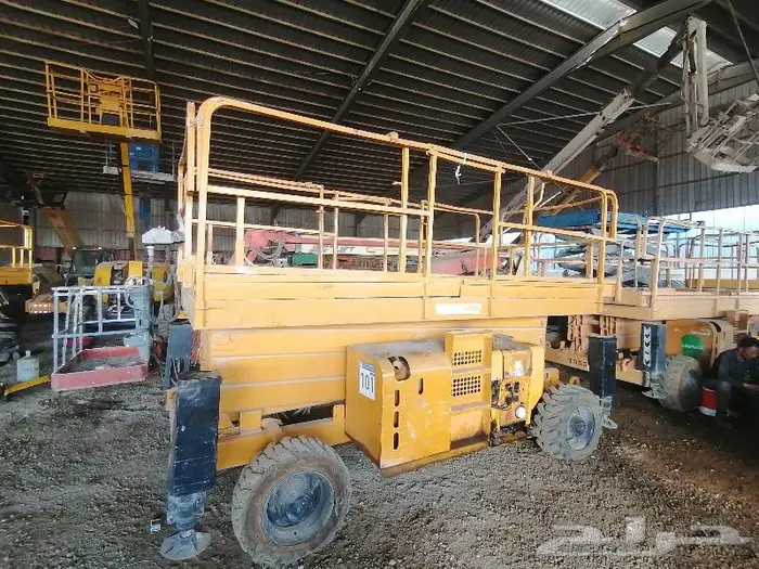سيزر ليفت JLG و HAULOTTE للإيجار والبيع 8