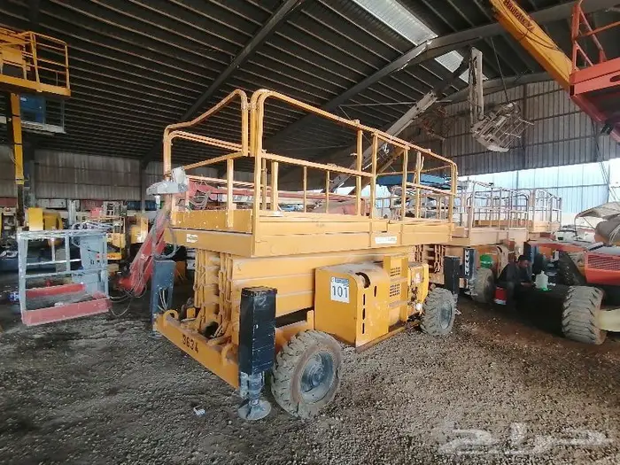 سيزر ليفت JLG و HAULOTTE للإيجار والبيع 3