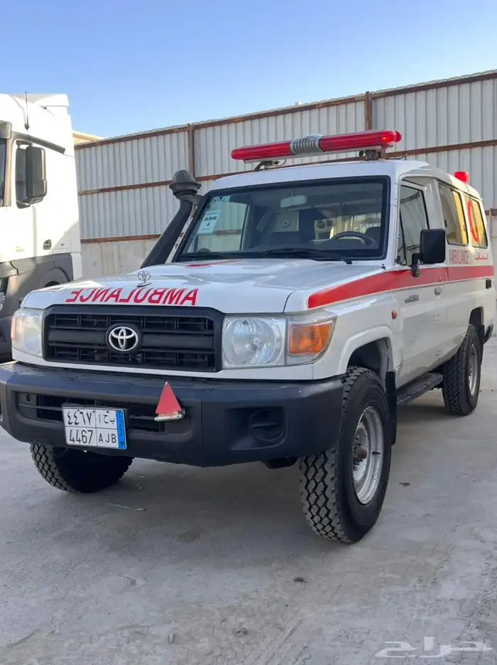 للبيع او للإيجار جيب لاندكروزر بنزين وديزل اسعاف 15