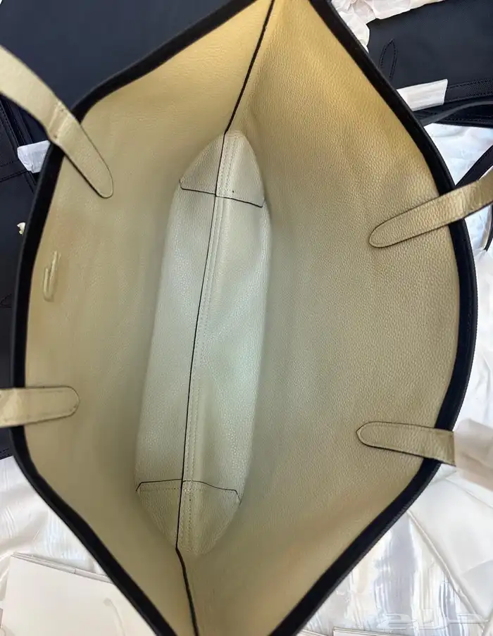 عرررض شنط وشوزات مدرسه وجامعه وطلعات 4