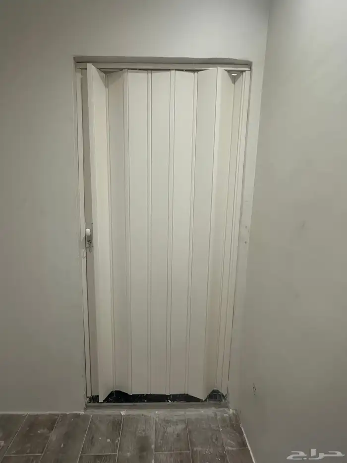 أبواب سحاب أكورديون وجلد 23