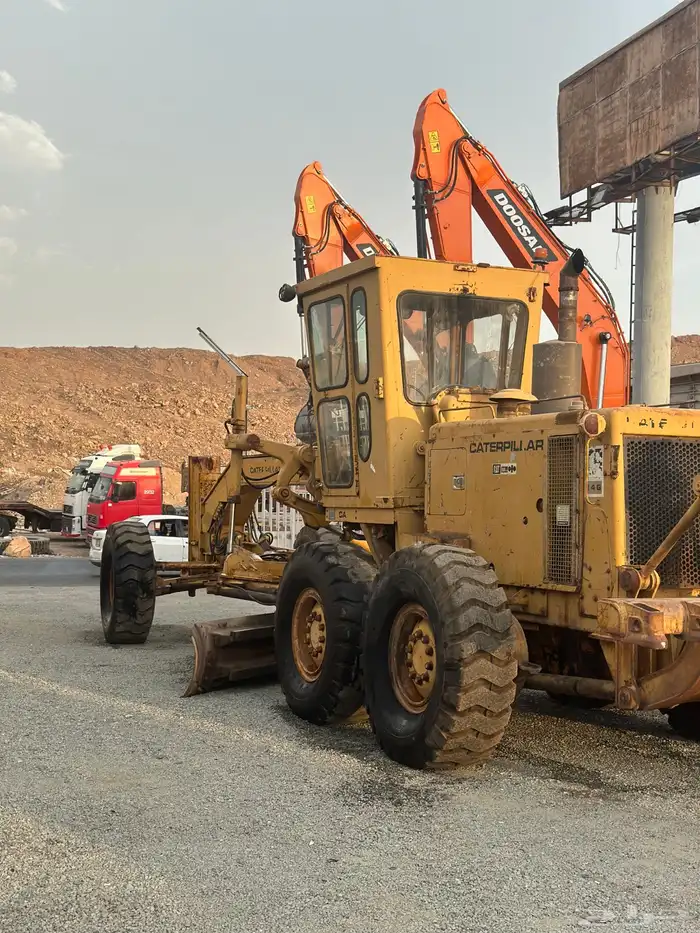 جريدر 14G كتربلر موديل 76 نظيف 8