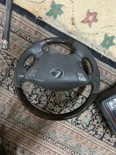 للبيع قطع غيار لكزس 2007 وفوق 18