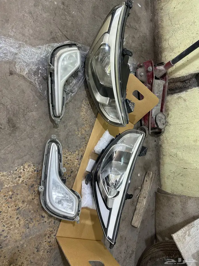 شمعات اكسنت جهه اليمين وكالة اليسار تجاري وكشافات وكالة 5