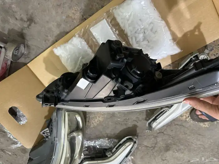 شمعات اكسنت جهه اليمين وكالة اليسار تجاري وكشافات وكالة 1