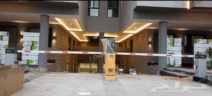 بوابة دخول مواقف السيارات 1