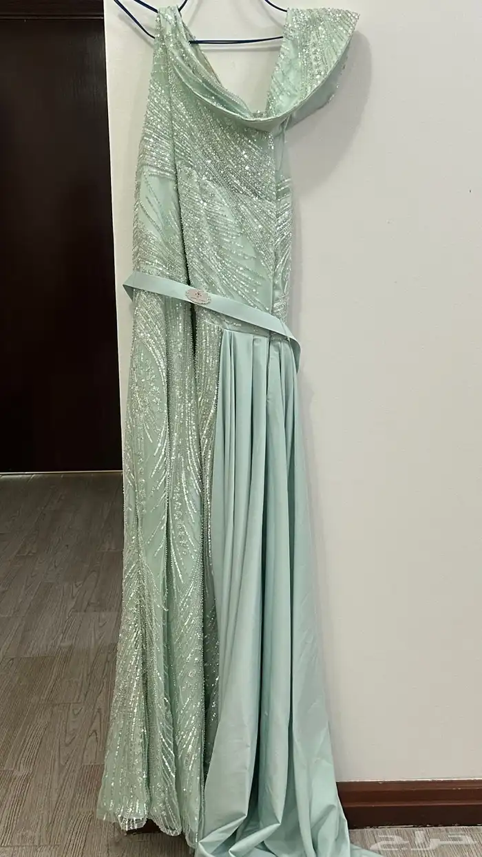 فساتين للبيع على 150للقطعه 5