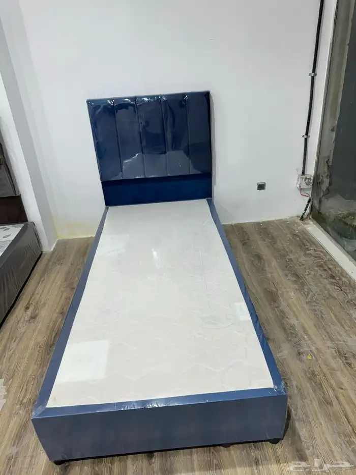 دولاب الملابس صغير و كبير متوفر جديد سرير خشب متوفر 18