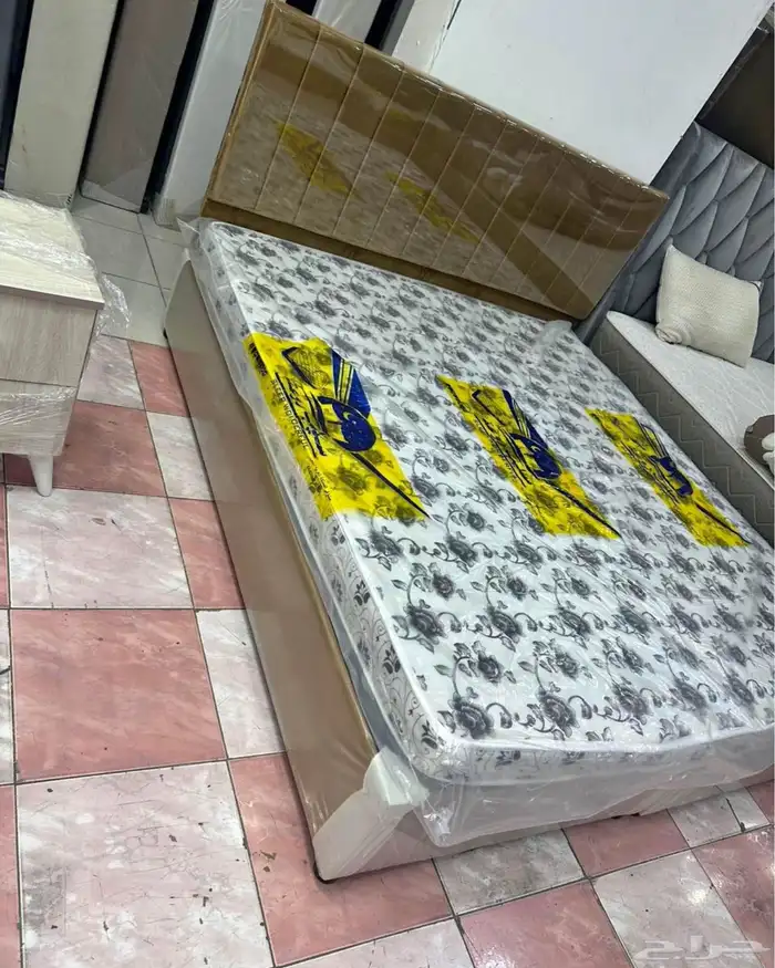 دولاب الملابس صغير و كبير متوفر جديد سرير خشب متوفر 13