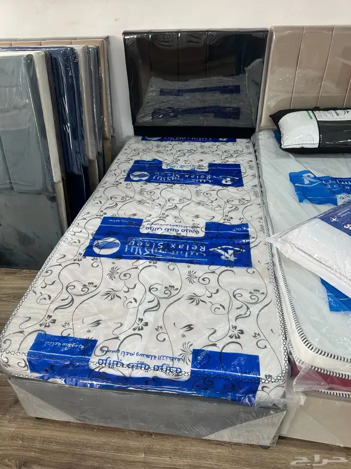 دولاب الملابس صغير و كبير متوفر جديد سرير خشب متوفر 17