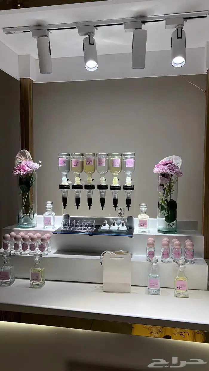 كورنر ورد وكورنر تعبئة عطور مدخل ورد وضيافة مباشرات 5