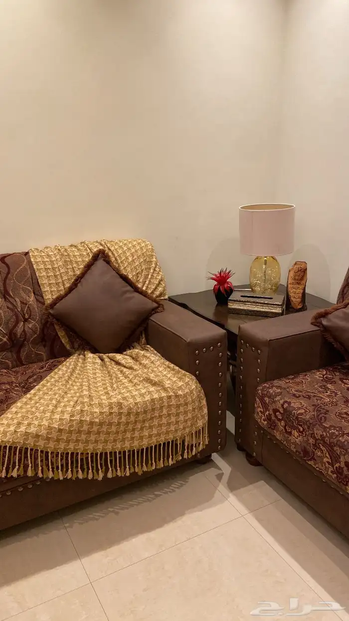 كنب مجلس فخم ونظيف (الوصف مهم) 4