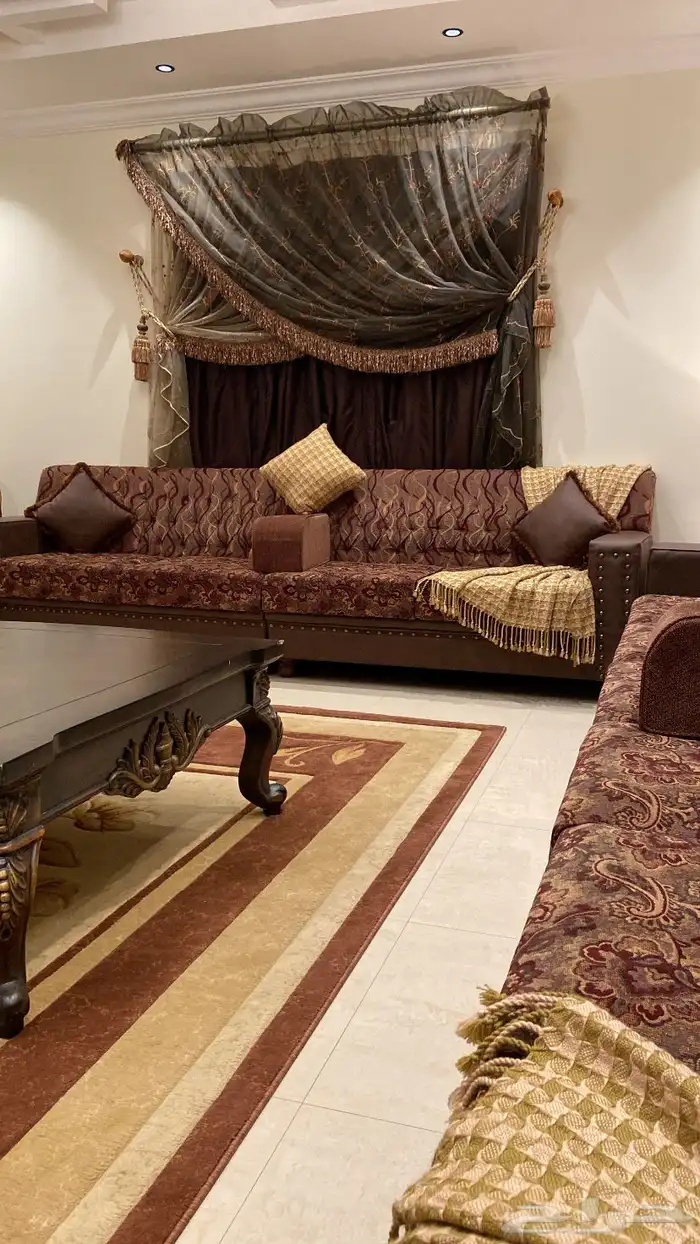 كنب مجلس فخم ونظيف (الوصف مهم) 19