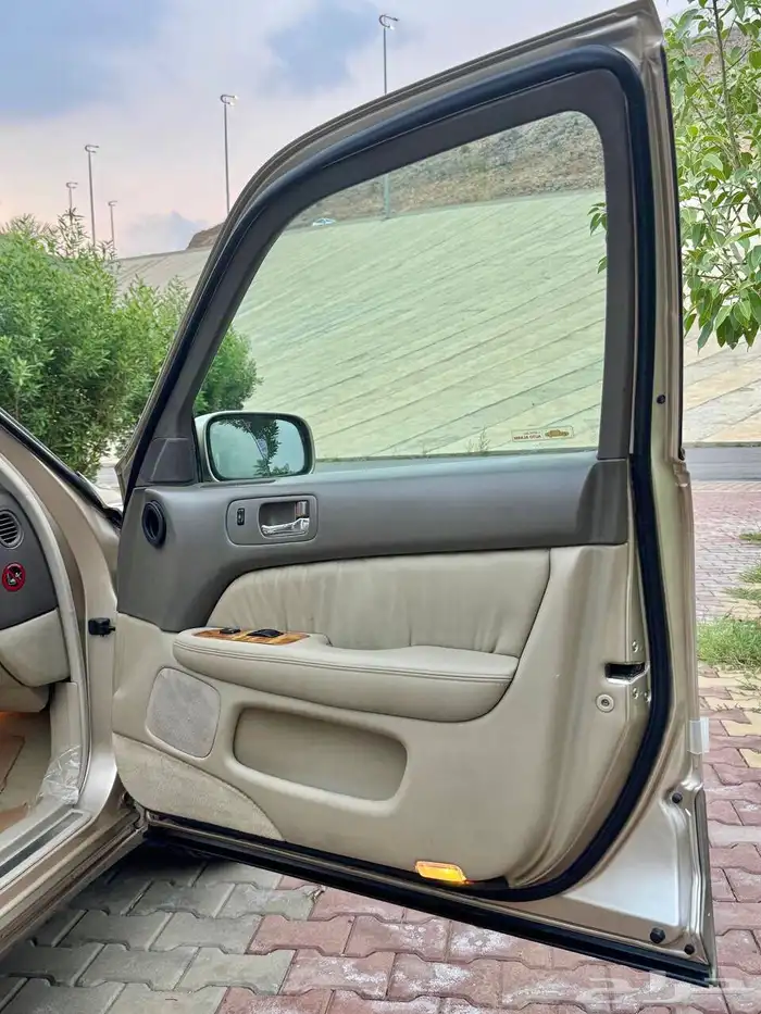 لكزس LS 400 مخزن ( مباع ) 73