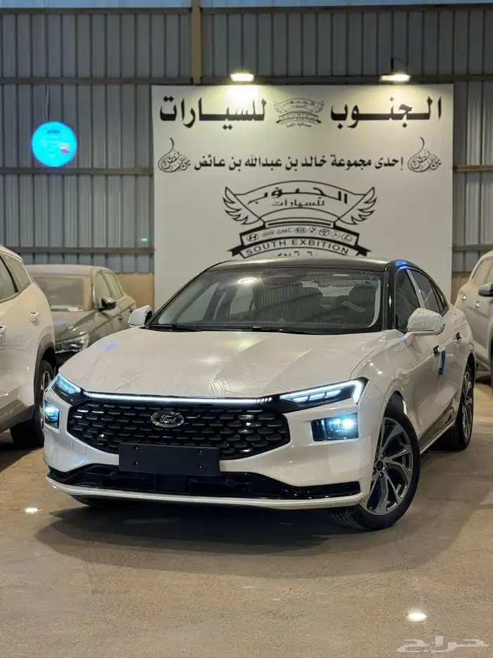 فورد توروس تيتانيوم ابيض اسود 2026 1