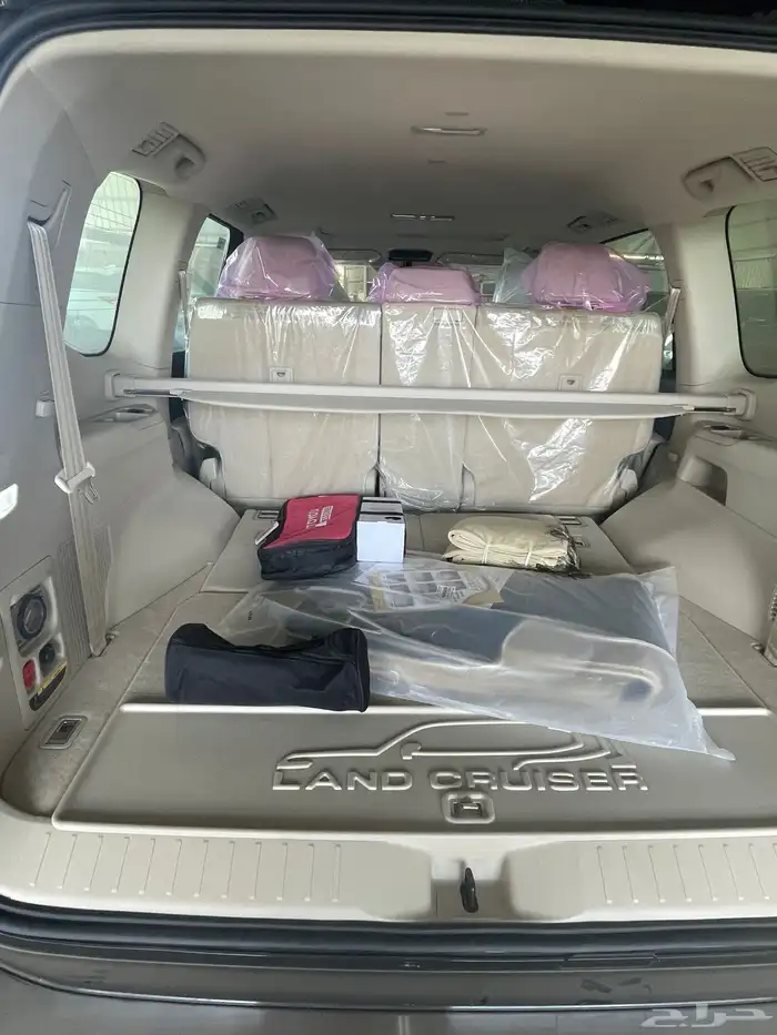 تويوتا لاندكروزر 2024 L3 اسود اصفار (تم البيع) 6