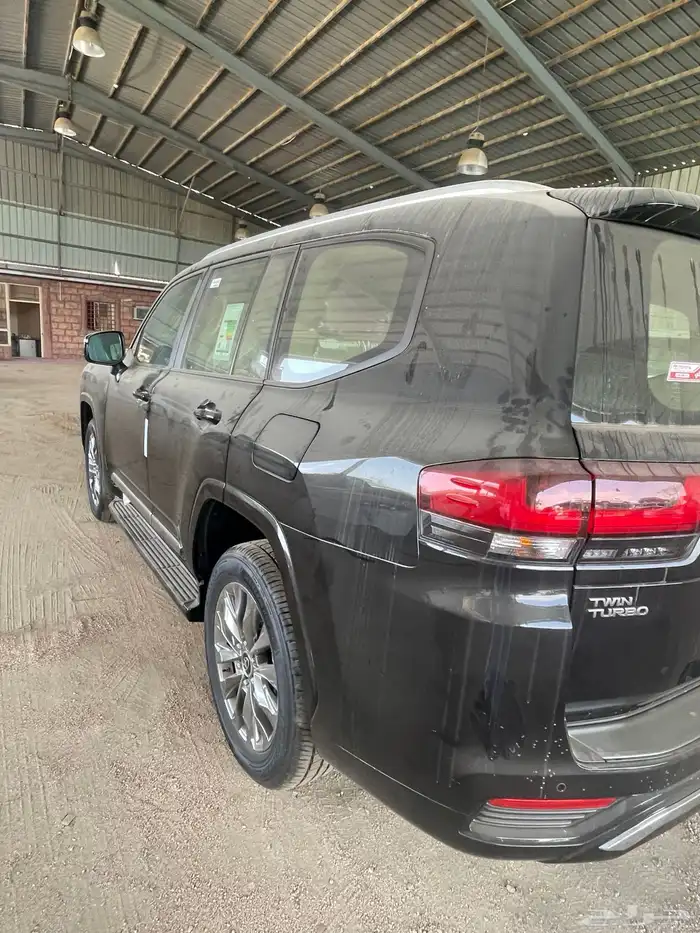 تويوتا لاندكروزر 2024 L3 اسود اصفار (تم البيع) 16