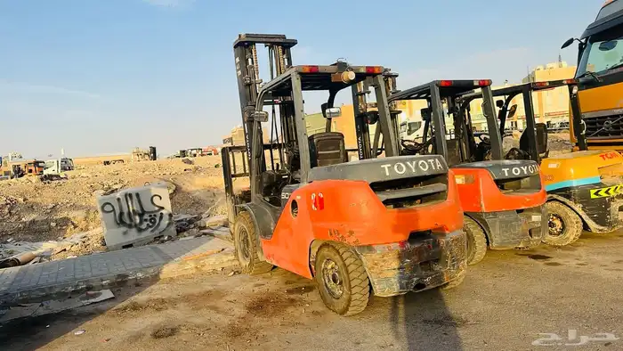 لتأجير الروافع الشوكية أجار شهري يومي سنوي 3طن 5طن 7طن 10 ط 4