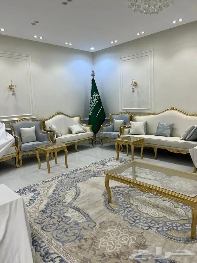 علم و طقم صور رسميةللمجالس والمكاتب بسعر الجمله مع توصيل 13