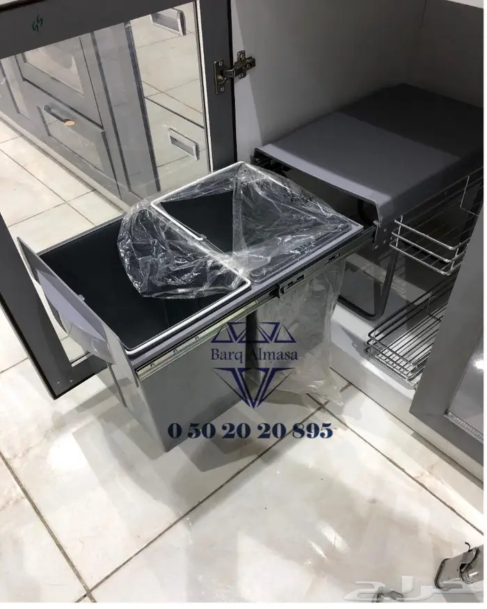 سطل نفايات ومواد نظافة تحت الحوض 0