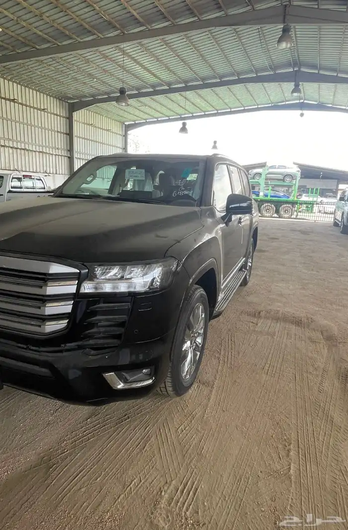 جيب لاندكروزر اسود GXR 3 2024 اصفار سعودي (تم البيع) 1