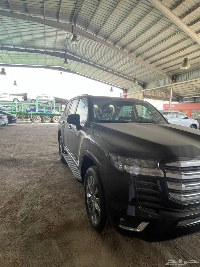 جيب لاندكروزر اسود GXR 3 2024 اصفار سعودي (تم البيع) 2
