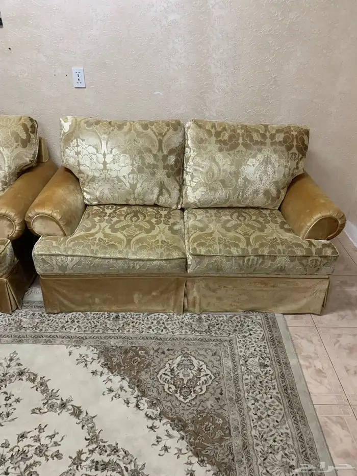 كنب نظيف جدا  من اشلي 3