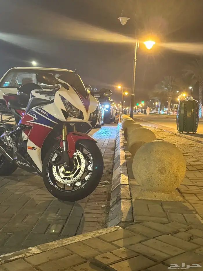 هوندا cbr1000 فاير بليد 2013 3
