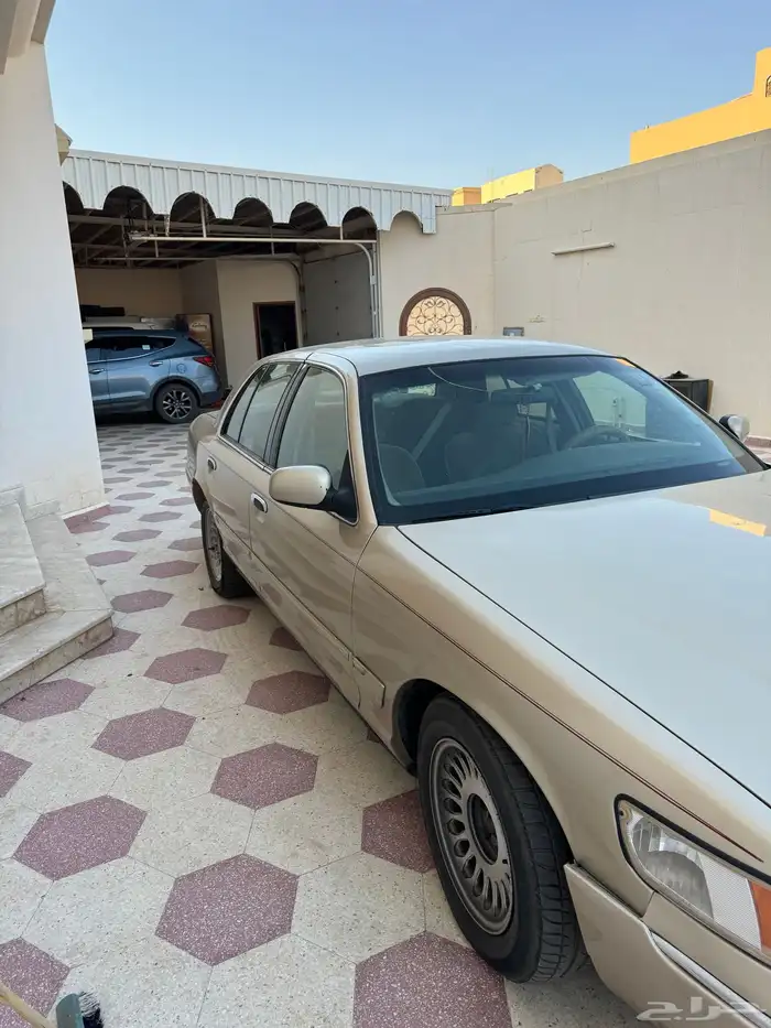 فورد جراند ماركيز موديل 2000 4