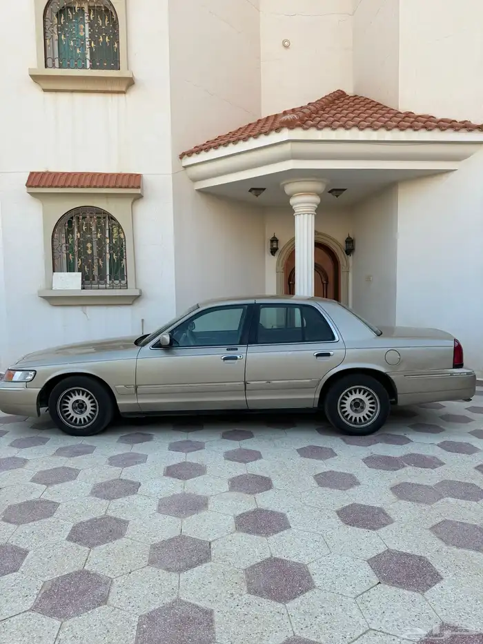 فورد جراند ماركيز موديل 2000 6