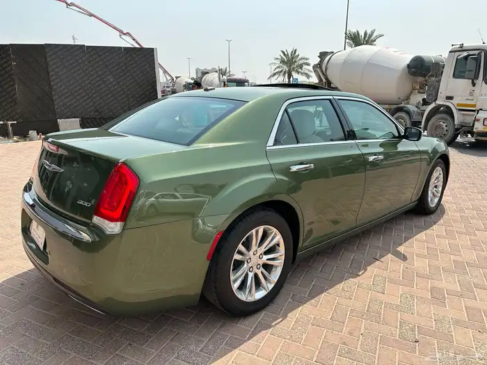 كريزلر 2018 V6 300C فل 7