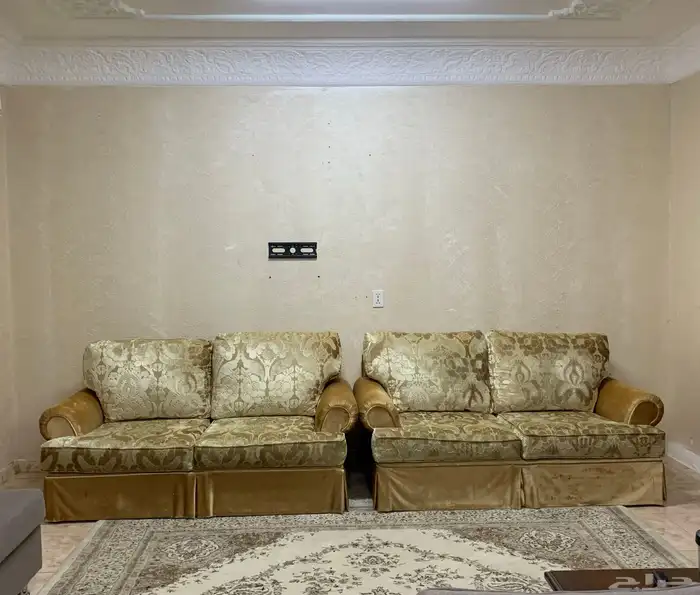 كنب نظيف جدا  من اشلي 0