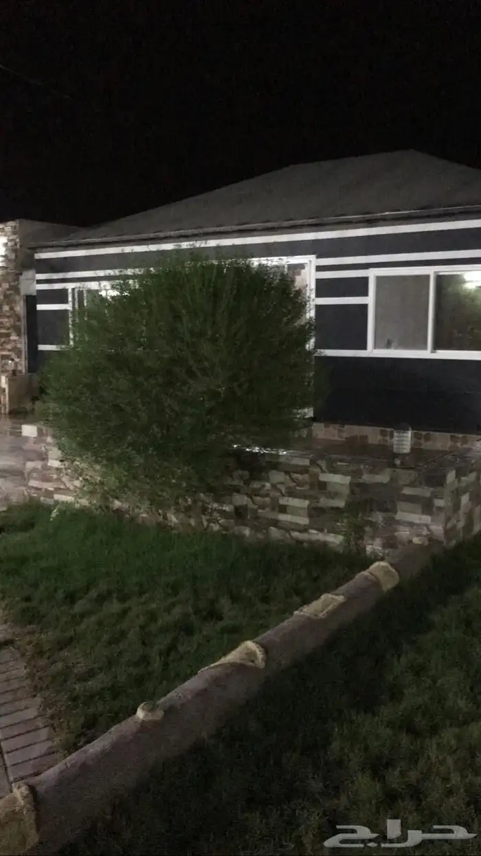 ((استراحة حي الراشدية 2 )) ويوجد ((استراحة ثانية في الحساني) 7