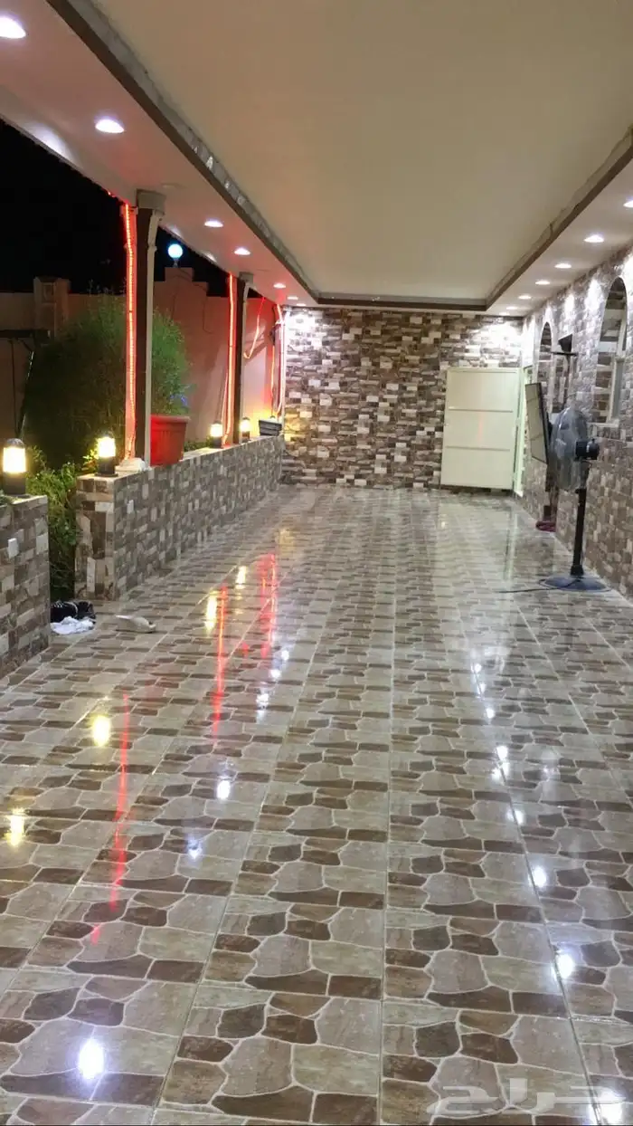 ((استراحة حي الراشدية 2 )) ويوجد ((استراحة ثانية في الحساني) 8